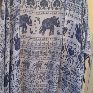 NWOT Navy & white elephant thin kimono